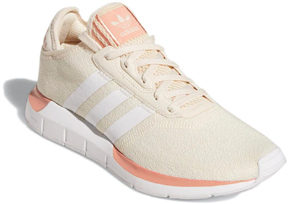 (W) adidas Swift Run X ''Wonder White Ambient Blush'' Scarpe da Corsa GX8386 Lookbook (W) adidas Swift Run X ''Wonder White Ambient Blush'' Scarpe da Corsa GX8386