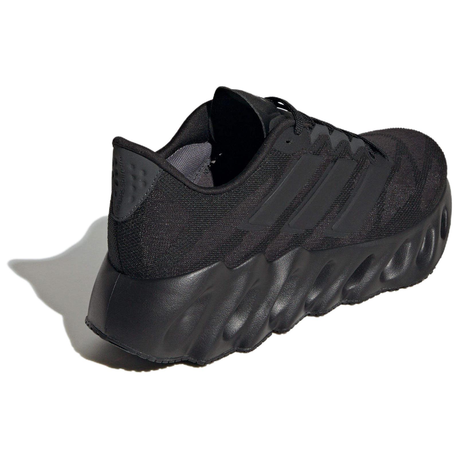 Shop (女款) adidas Switch FWD '黑色碳' ID1787