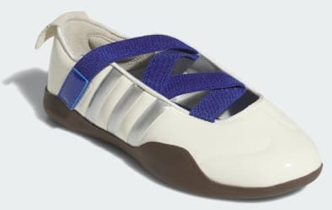 (W) アディダス テコンドー コラボ CH X EDC スニーカー オフホワイト/シルバーメタリック/ブラウン JR6919 Shop (W) アディダス テコンドー コラボ CH X EDC スニーカー オフホワイト/シルバーメタリック/ブラウン JR6919