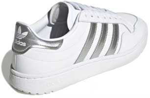 (W) adidas Team Court 'Cloud White' Putih EG9824 Lookbook (W) adidas Team Court 'Cloud White' Putih EG9824