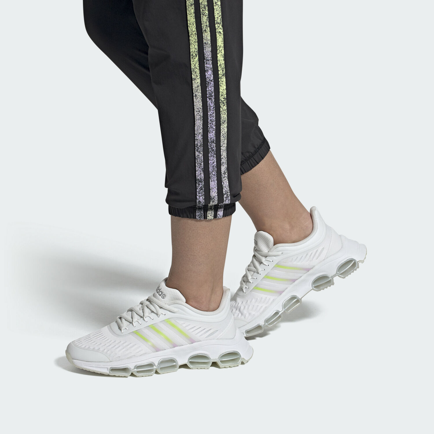 Sizing (W) adidas Tencube 'Putih' FW5829
