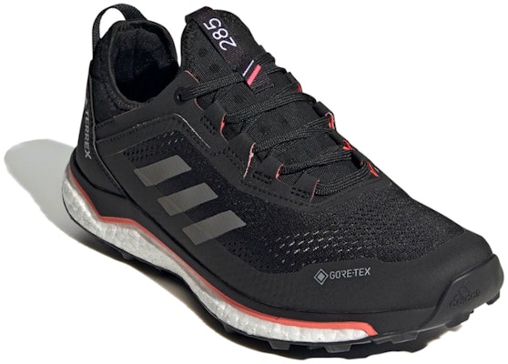 (W) adidas Terrex Agravic Flow Gore-Tex 'Hitam Abu Muda Pink' FV2481 Lookbook (W) adidas Terrex Agravic Flow Gore-Tex 'Hitam Abu Muda Pink' FV2481