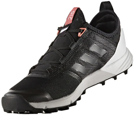 (W) adidas Terrex Agravic Speed ''Zwart Wit Grijs'' BB1960 Lookbook (W) adidas Terrex Agravic Speed ''Zwart Wit Grijs'' BB1960