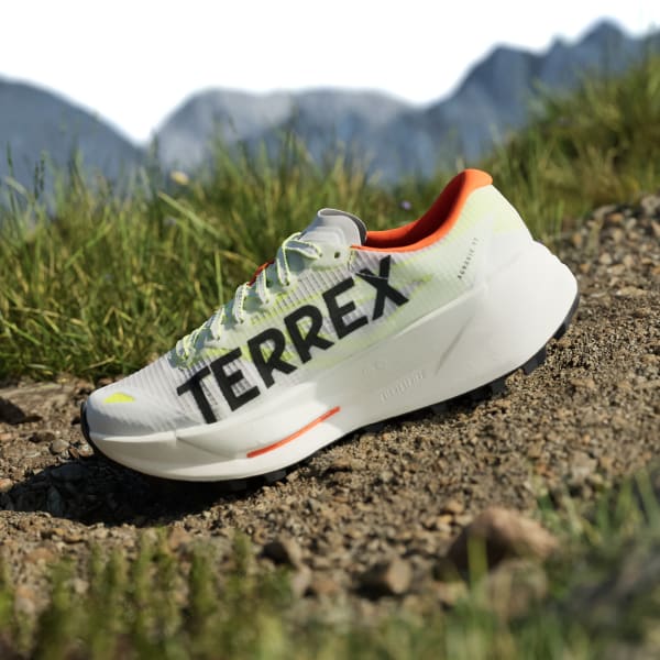 Cheap (W) 阿迪达斯 Terrex Agravic TT 越野跑鞋 云白/核心黑/亮橙 HP7013