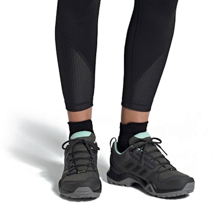 adidas Terrex AX3 GTX 女式 灰黑綠 Sizing adidas Terrex AX3 GTX 女式 灰黑綠