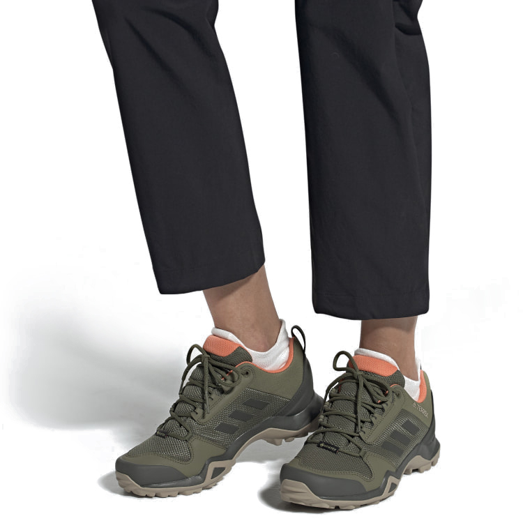 Sizing (W) adidas Terrex AX3 GTX ''Raw Khaki Semi Coral'' Wanderschuhe Damen/Herren G26550