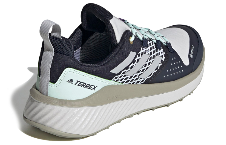 Shop (W) 阿迪达斯Terrex Folgian Hiker Gore-Tex“传说墨蓝羽灰” EF2272