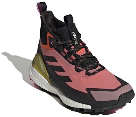 (W) 阿迪达斯 Terrex Free Hiker 2 GTX '惊艳红黑' GZ3311 Lookbook (W) 阿迪达斯 Terrex Free Hiker 2 GTX '惊艳红黑' GZ3311