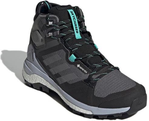 (W) adidas Terrex Skychaser 2 Mid GORE-TEX ''Zwart Grijs Zilver'' FY9727 Lookbook (W) adidas Terrex Skychaser 2 Mid GORE-TEX ''Zwart Grijs Zilver'' FY9727