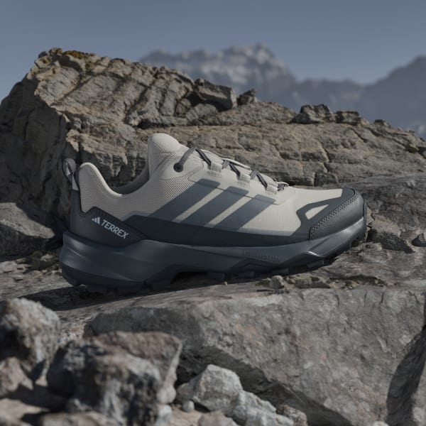 Lookbook (W) アディダス TERREX スカイチェイサー AX5 GTX ハイキングシューズ アルミナ/グレー/カーボン JQ6725