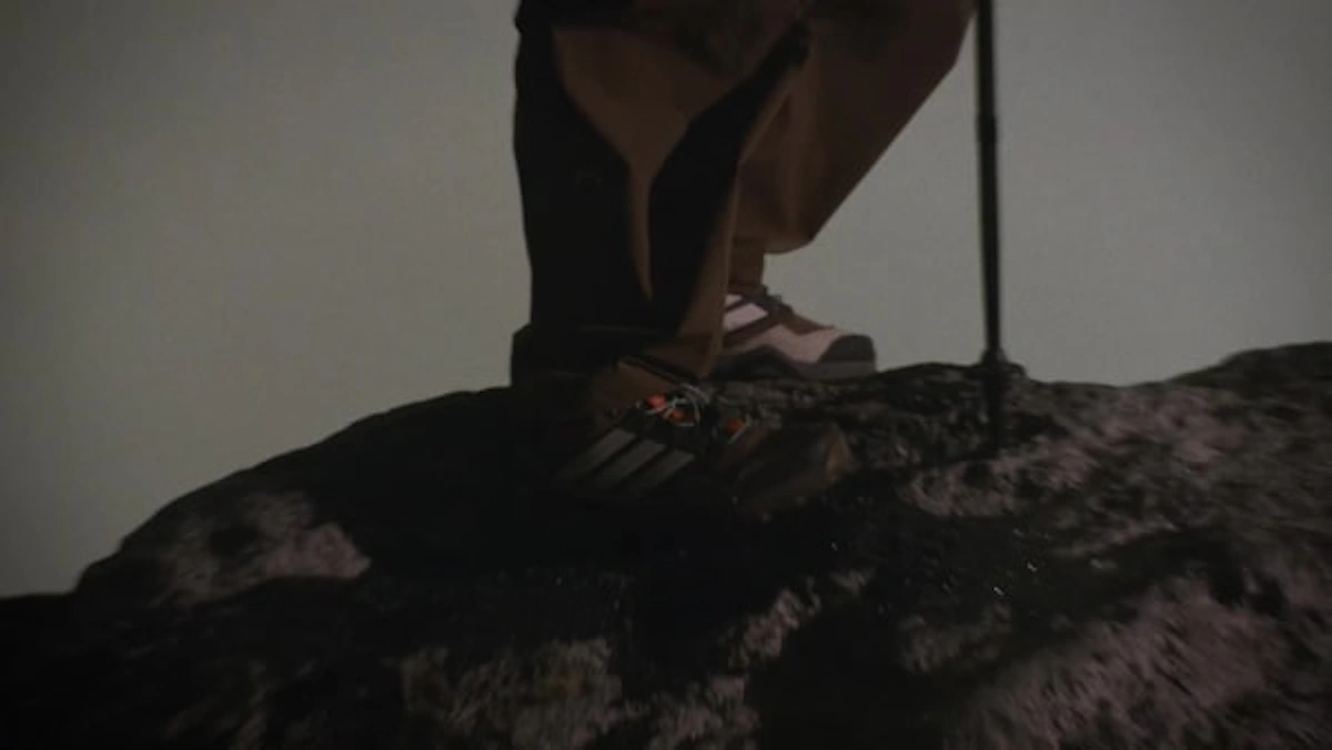 (Women) Adidas TERREX Skychaser GORE-TEX Hiking Shoes Earth Strata/Grey One/Semi Flash Aqua