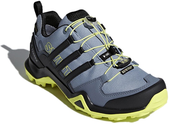 (W) adidas Terrex Swift R2 GTX 'Hitam Biru' CM7504 Lookbook (W) adidas Terrex Swift R2 GTX 'Hitam Biru' CM7504