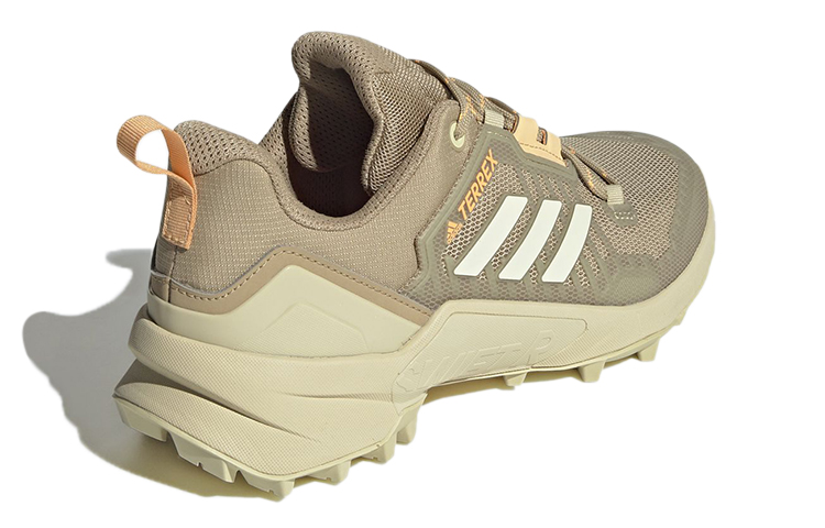 Shop （女士）adidas Terrex Swift R3 '米色調' GZ3047