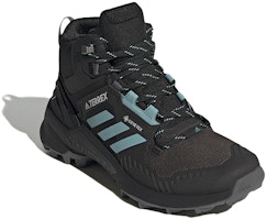 (W) adidas Terrex Swift R3 Mid Gore-Tex 'Negro Menta Ton' GZ3043 Lookbook (W) adidas Terrex Swift R3 Mid Gore-Tex 'Negro Menta Ton' GZ3043