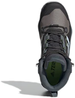 Purchase 愛迪達 Terrex Swift R3 中筒 Gore-Tex 防磨防滑 女款登山鞋 黑灰
