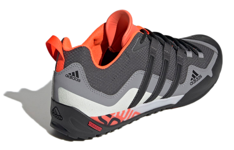 Shop (W) adidas Terrex Swift Solo ''Gris Noir'' S29255