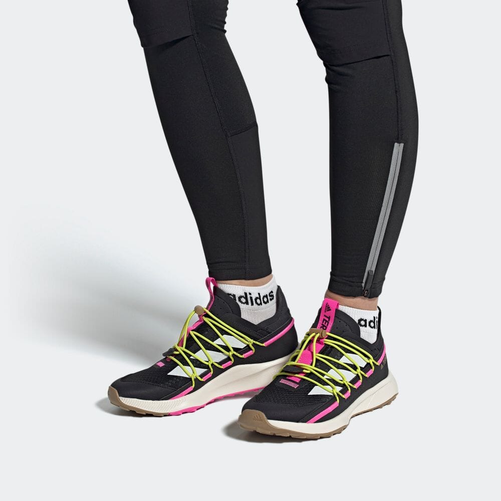 Sizing (W) adidas Terrex Voyager 21 ''Noir Rose Criard'' FW9410