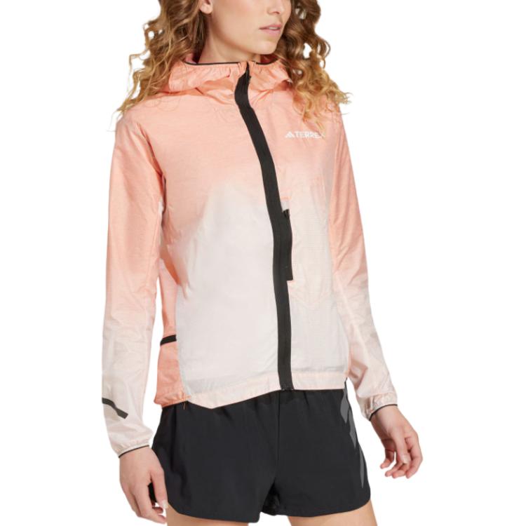 Shop (W) adidas Terrex XPERIOR 漸層粉色輕量防風跑步外套 IT3435