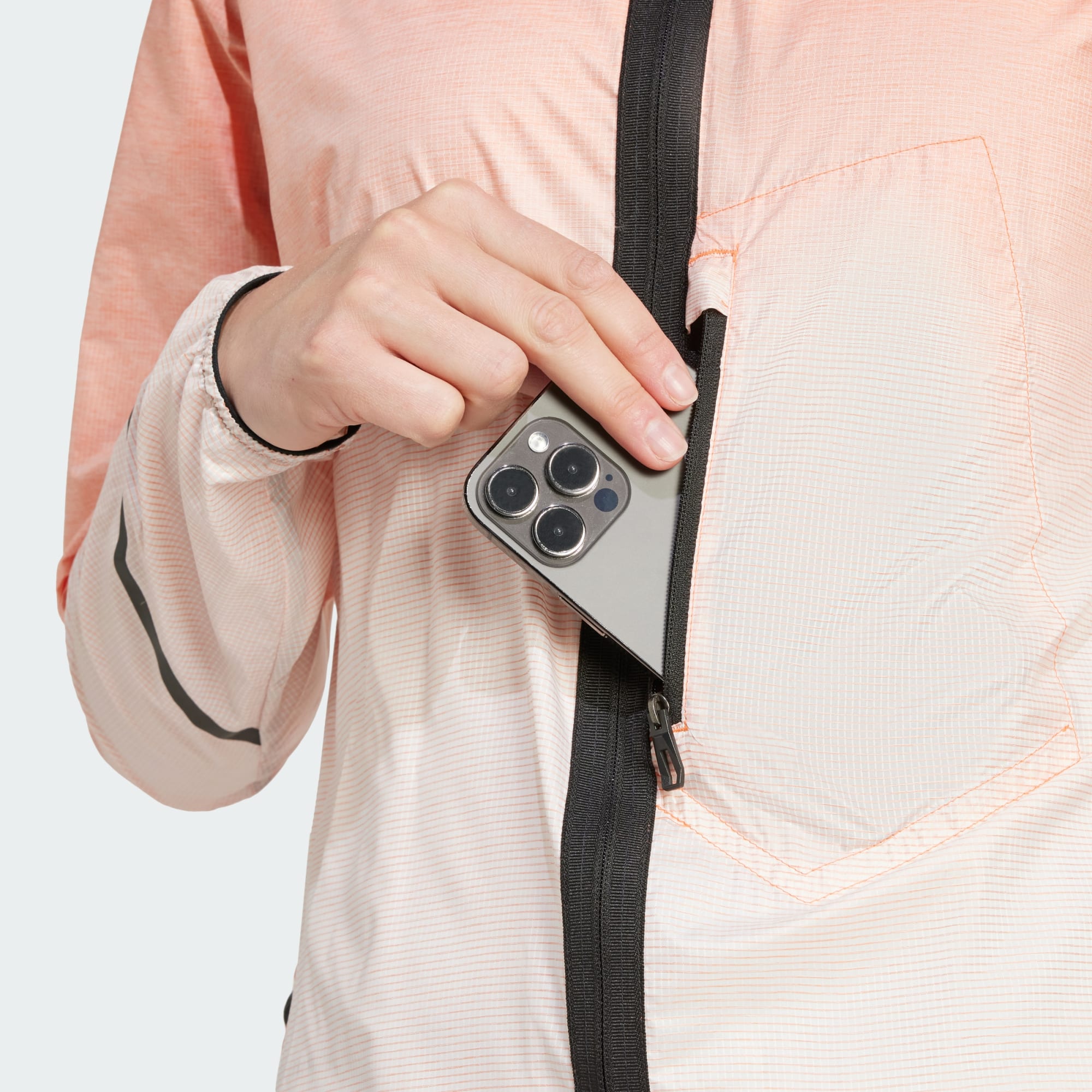 Details for (W) adidas Terrex XPERIOR 漸層粉色輕量防風跑步外套 IT3435