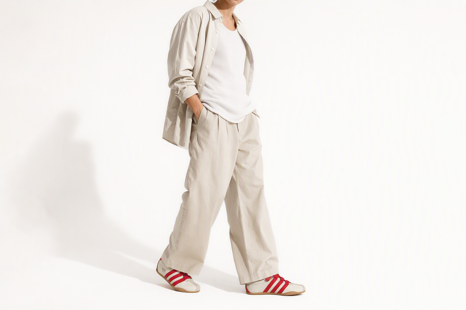 Order (W) adidas Tokyo Krim Putih/Merah/Emas Metalik IH3999