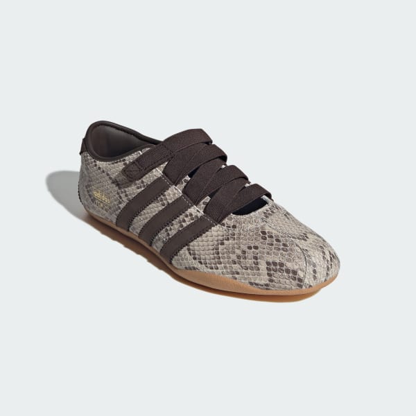 Shop (W) Adidas 東京 MJ 供應商色/深棕色/橡膠底 KI5323