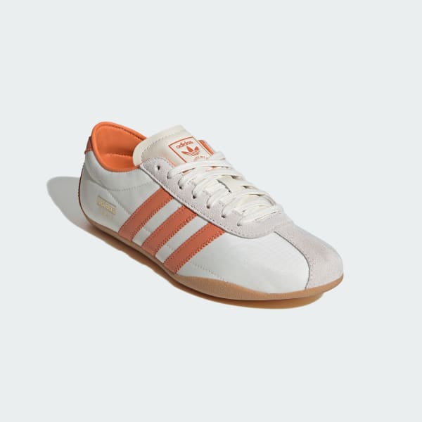 Shop (W) adidas 東京 白/橙褐色/金屬金 IH3993