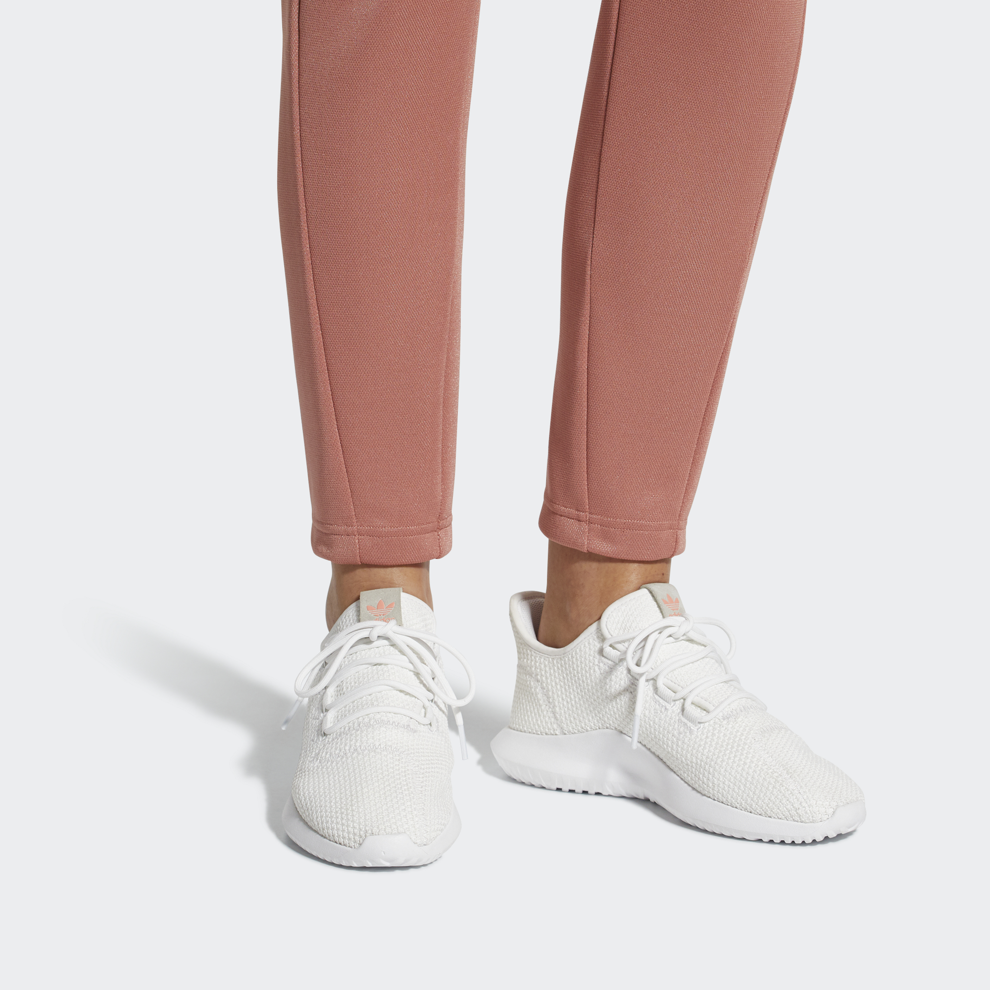 Sizing adidas originals Tubular Shadow 舒適耐磨跑步鞋 女款 白色