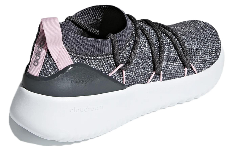 Shop adidas Ultimamotion 舒適 耐摩 低筒 跑步鞋 女款 灰