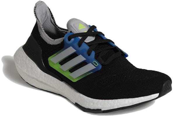 (W) adidas Ultraboost 22 'Hitam' GB8083 Lookbook (W) adidas Ultraboost 22 'Hitam' GB8083