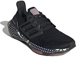 (W) adidas UltraBoost 22 'Mandala Hitam' GW6914 Lookbook (W) adidas UltraBoost 22 'Mandala Hitam' GW6914