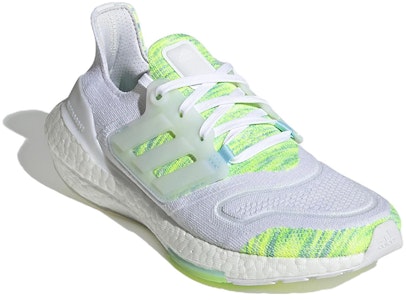 (W) adidas UltraBoost 22 'Putih Bliss Biru Kuning' GX5926 Lookbook (W) adidas UltraBoost 22 'Putih Bliss Biru Kuning' GX5926