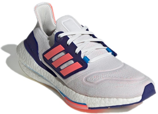(W) adidas UltraBoost 22 'Putih Turbo Indigo' GX5589 Lookbook (W) adidas UltraBoost 22 'Putih Turbo Indigo' GX5589