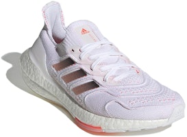 (W) adidas UltraBoost 22 Heat.Rdy 'Cloud White Turbo' Putih Awan Turbo GX8057 Lookbook (W) adidas UltraBoost 22 Heat.Rdy 'Cloud White Turbo' Putih Awan Turbo GX8057
