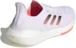 (W) adidas UltraBoost 22 Heat.Rdy 'Cloud White Turbo' Putih Awan Turbo GX8057 Shop (W) adidas UltraBoost 22 Heat.Rdy 'Cloud White Turbo' Putih Awan Turbo GX8057