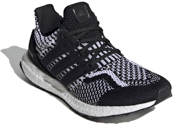(W) adidas UltraBoost 5.0 DNA 'Hitam Putih' FZ1850 Lookbook (W) adidas UltraBoost 5.0 DNA 'Hitam Putih' FZ1850