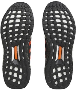 (W) 阿迪达斯UltraBoost 5.0 DNA '黑色惊奇红斑点' GV8735 Details for (W) 阿迪达斯UltraBoost 5.0 DNA '黑色惊奇红斑点' GV8735