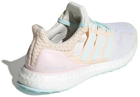 (W) adidas UltraBoost 5.0 DNA 'Putih Gading Biru Hampir' HQ1851 Shop (W) adidas UltraBoost 5.0 DNA 'Putih Gading Biru Hampir' HQ1851