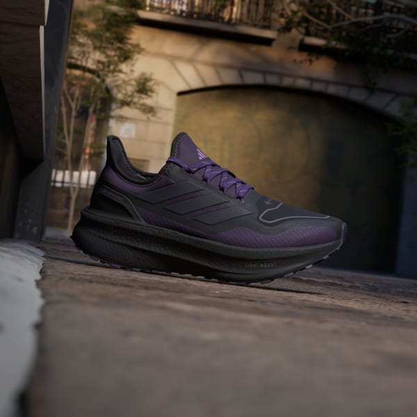 Lookbook (W) アディダスウルトラブースト5 GTX オーロラブラック/プラム JQ2955