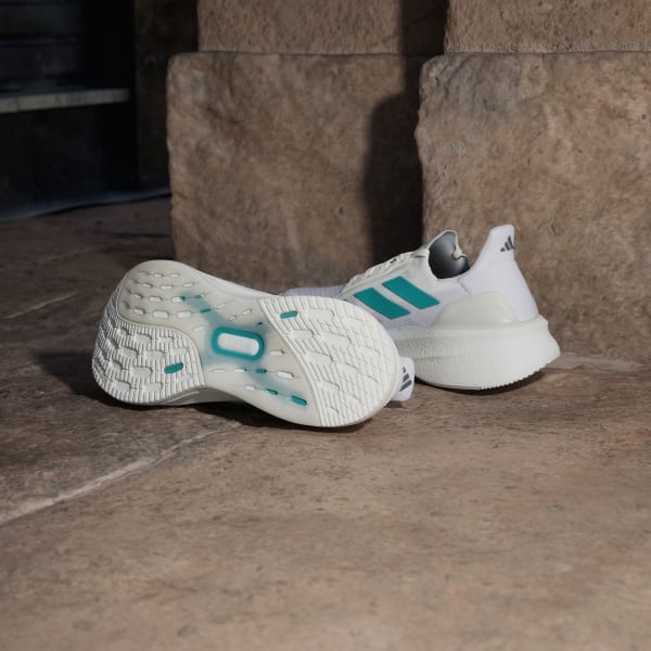 Shop (W) アディダス ウルトラブースト 5X コアホワイト/ピュアティール/グレーシックス JI3245