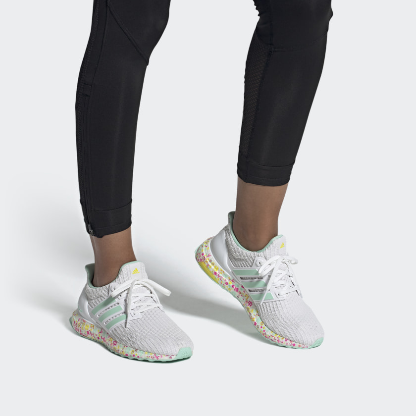 Sizing （女性）adidas UltraBoost DNA '麻將' FZ3889