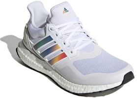 adidas Ultraboost DNA 低筒 跑步鞋 女款 白彩 Lookbook adidas Ultraboost DNA 低筒 跑步鞋 女款 白彩