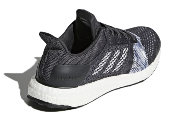Shop (W) adidas UltraBoost ST ''Schwarz'' CQ2134