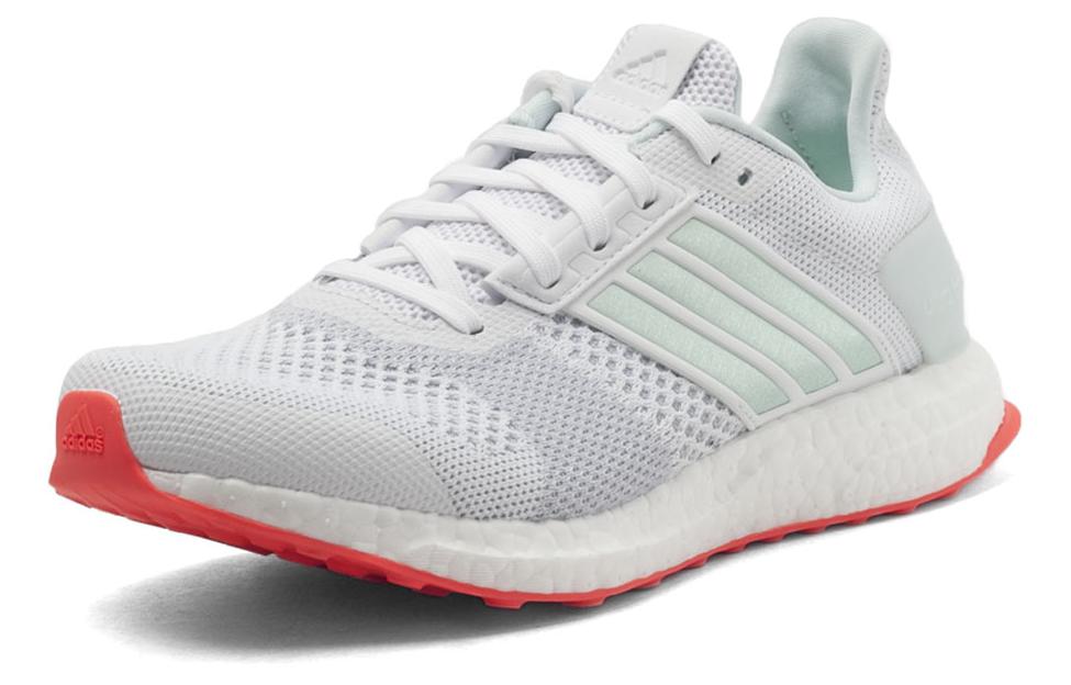Lookbook (W) adidas UltraBoost ST ''Wit'' AQ4433