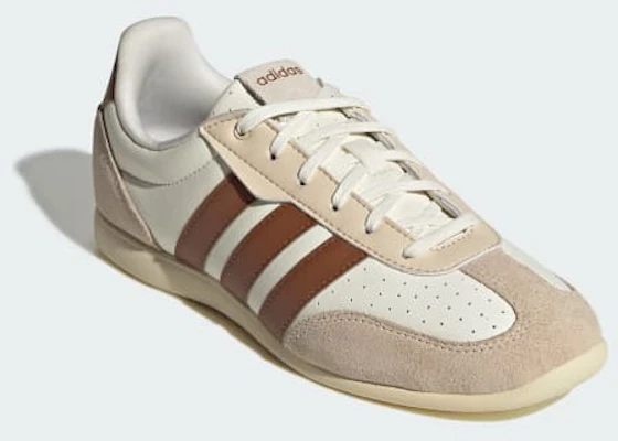 (W) Adidas Vareda Sepatu / Sneakers BARREDA LO Putih Gading/Perunggu Gelap/Vanila Hangat HQ7389 Shop (W) Adidas Vareda Sepatu / Sneakers BARREDA LO Putih Gading/Perunggu Gelap/Vanila Hangat HQ7389