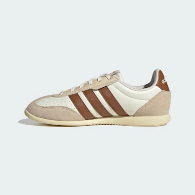 (Women) Adidas Vareda Shoes / BARREDA LO Sneakers Off White/Dusky Bronze/Warm Vanilla