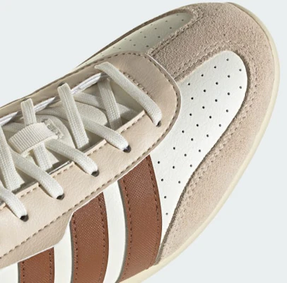 (W) Adidas Vareda Sepatu / Sneakers BARREDA LO Putih Gading/Perunggu Gelap/Vanila Hangat HQ7389 1