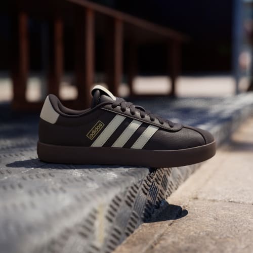 Lookbook (W) adidas VL Court 3.0 深棕/暖香草/金屬金配色鞋款 KI4574