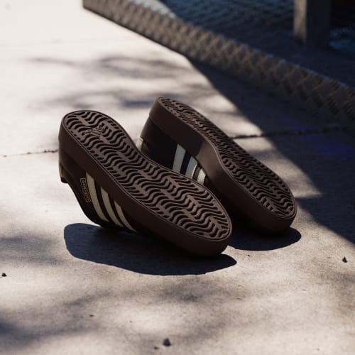 Shop (W) adidas VL Court 3.0 深棕/暖香草/金屬金配色鞋款 KI4574