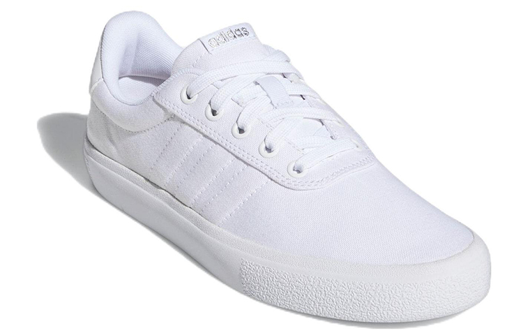 Lookbook (W) adidas Vulc Raid3r ''Wit Zilver Metallic'' GX0872