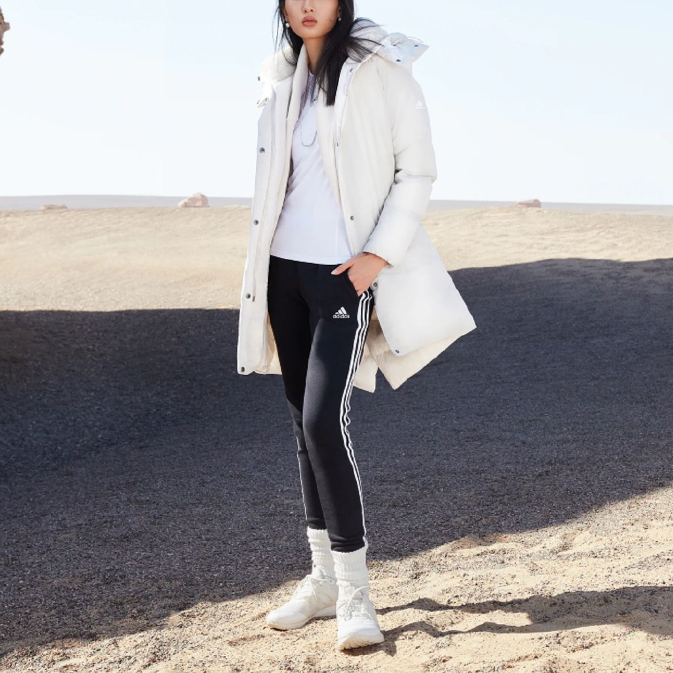 Sizing (W) adidas 女款白色長版羽絨外套 可拆式帽連帽外套 Puffer夾克 HN2114